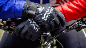 Top tips for keeping your hands warm on the bike