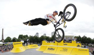 Kieran Reilly mid-run at 2023 Cycling World Championships