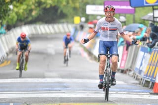 Will Bjergfelt wins the men's C5 road race world title in Glasgow 2023