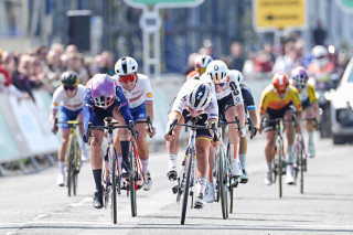 Sprint finish on stage one of 2024 Lloyds Bank Tour of Britain Women