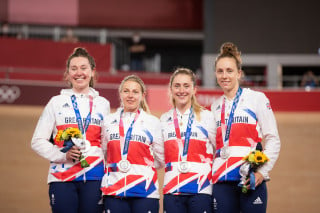 Women's team pursuit win silver at Tokyo 2020