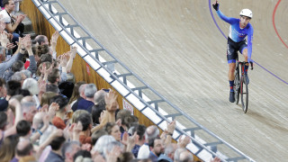 Perrett retains points title as Bell dominates on day two of British National Track Championships