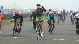 RVO Racing&#039;s Simon Maudsley sprints to Darley Moor win