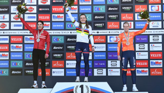 Back to Backstedt: Zoe defends world title on thrilling final day of the 2025 UCI Cyclo-cross World Championships