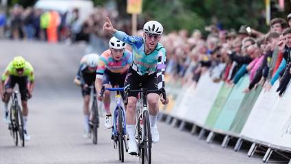 Breakaway victories for Couzens and Scott at Ilkley Grand Prix