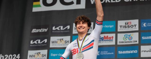 Robertson rides to sensational silver at the 2024 UCI Road and Para-Cycling Road World Championships